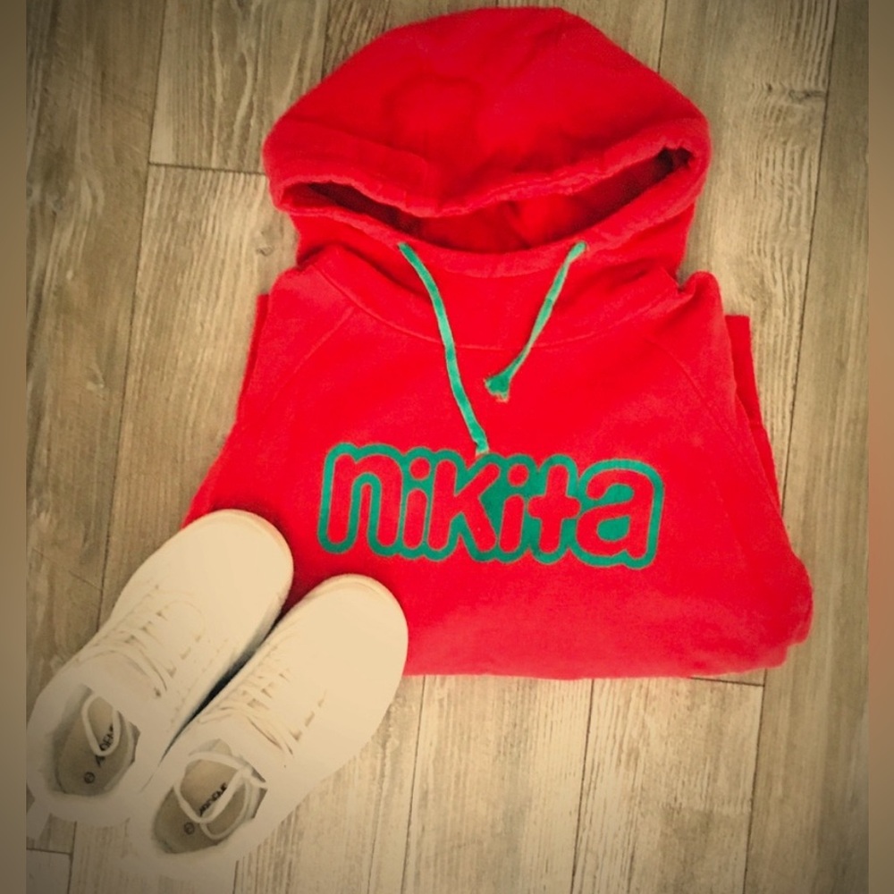 5/25$ ✨ GUC Vintage Nikita Hoodies